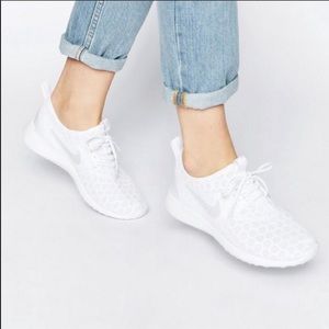 Nike Juvenate in White (NWOT)